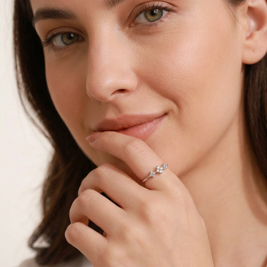 Lydia Clovers Ring in Sterling Silver with Premium Zircons